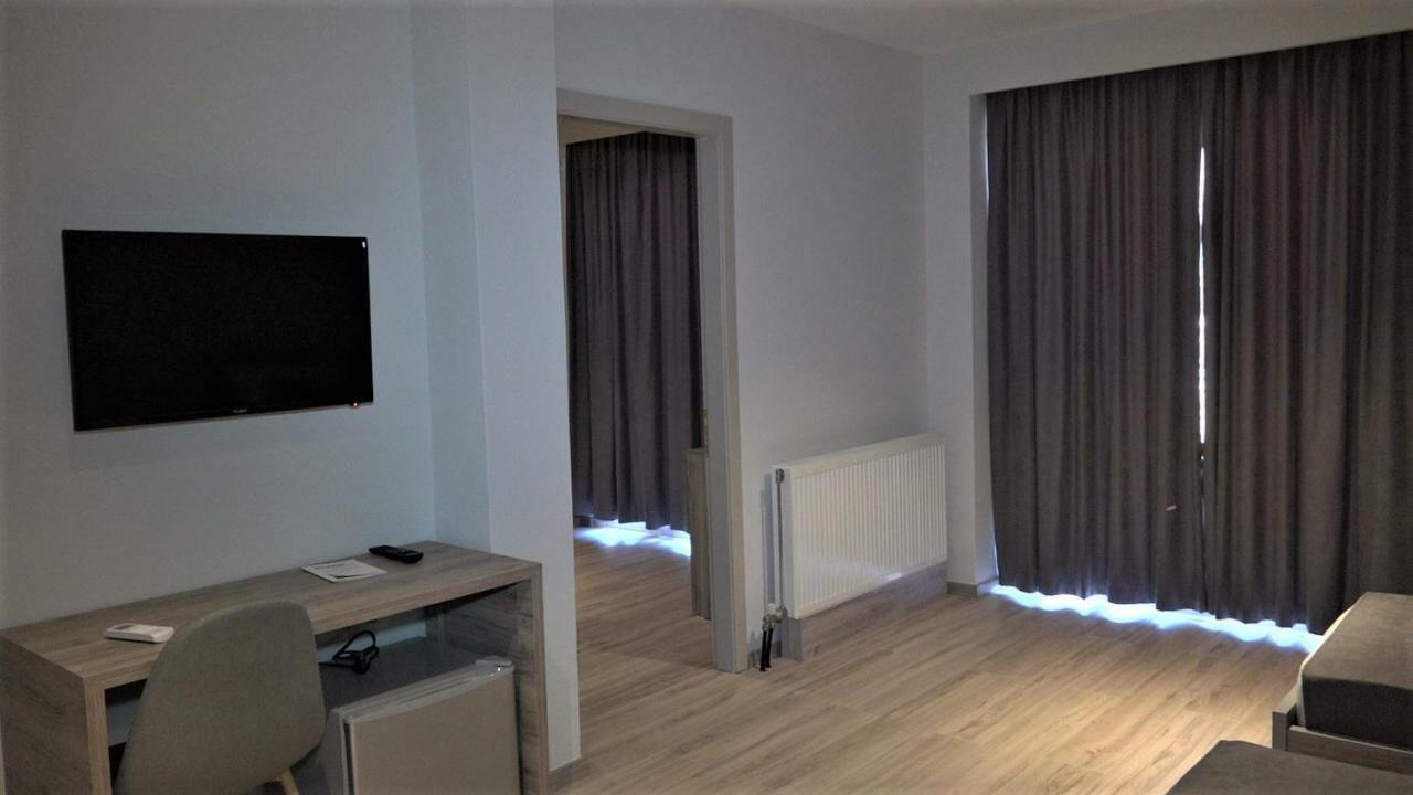 Hotel Vila Nino 베라트 외부 사진
